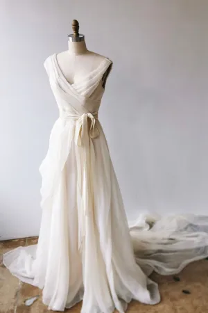 Champagne Chiffon Long Prom Dresses A-Line V-Neck Evening Dresses