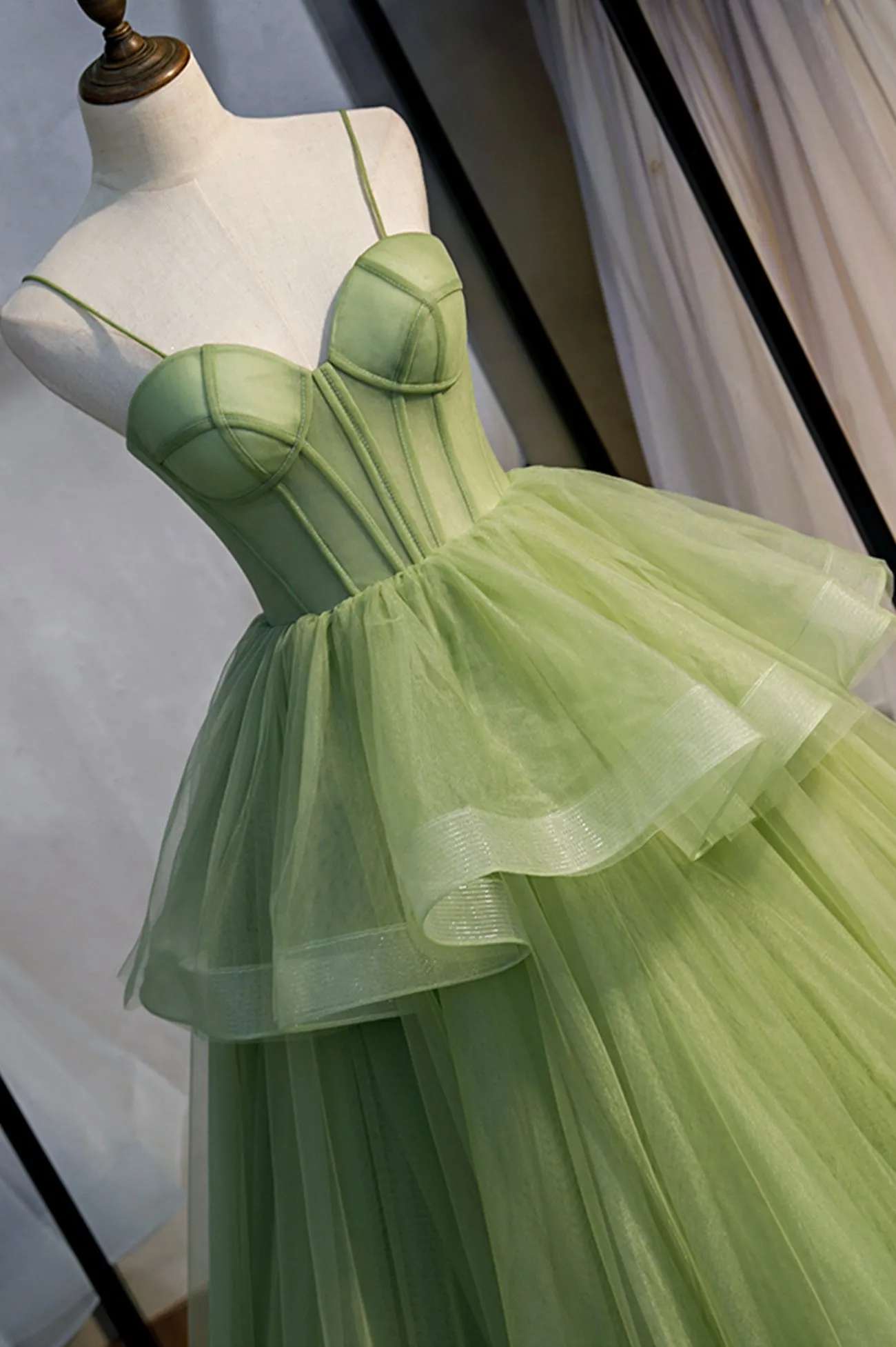 Green Tulle Long Prom Dresses A-Line Evening Dresses with Train