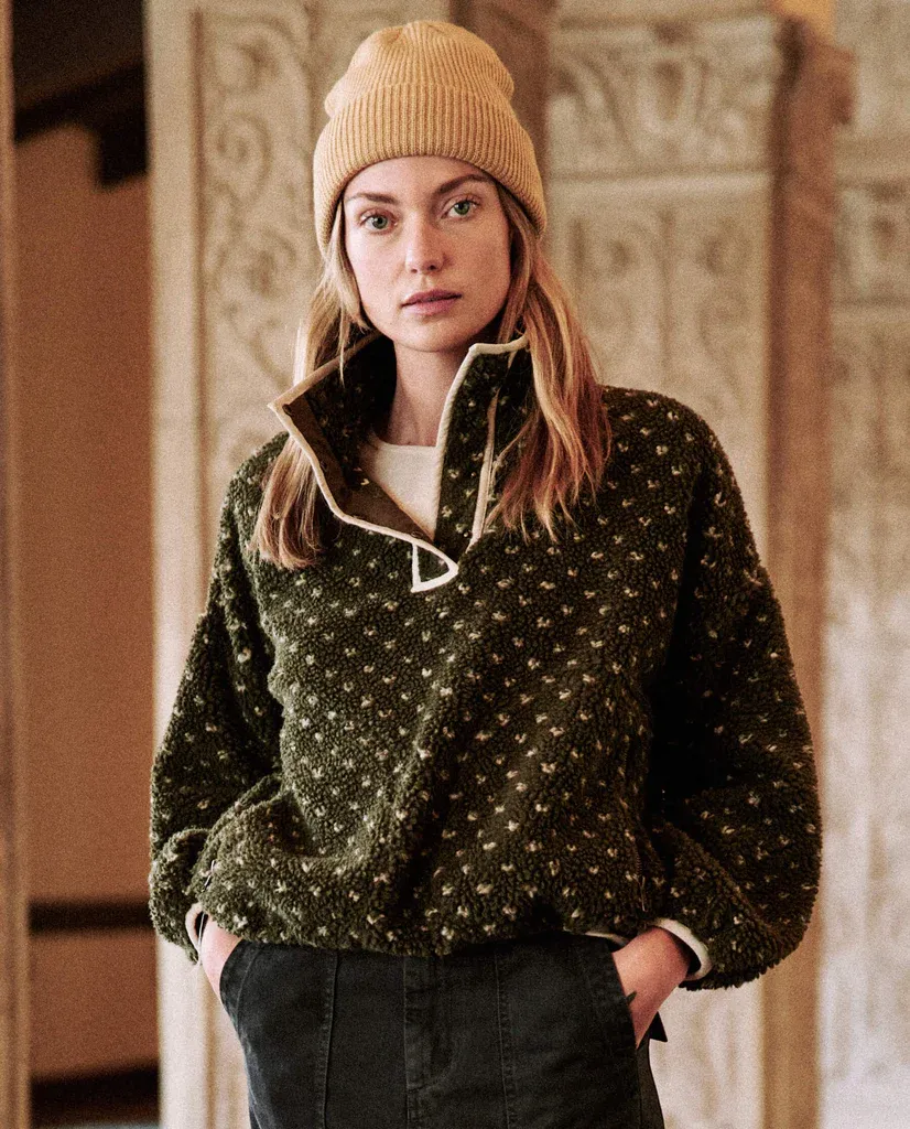 The Great - The Countryside Sherpa Pullover in Olive Heart Check