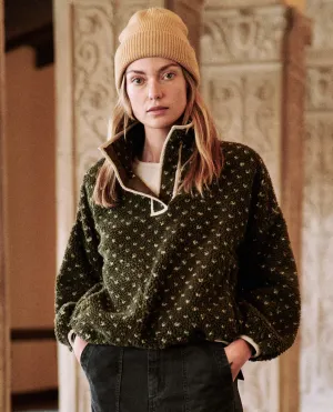 The Great - The Countryside Sherpa Pullover in Olive Heart Check