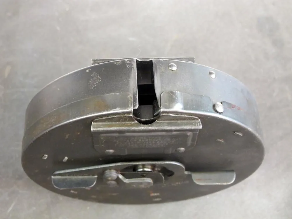 U.S. WWII Thompson M1928A1 SMG Display Gun, 50 round Drum Magazine, Stick Magazines & FBI Case