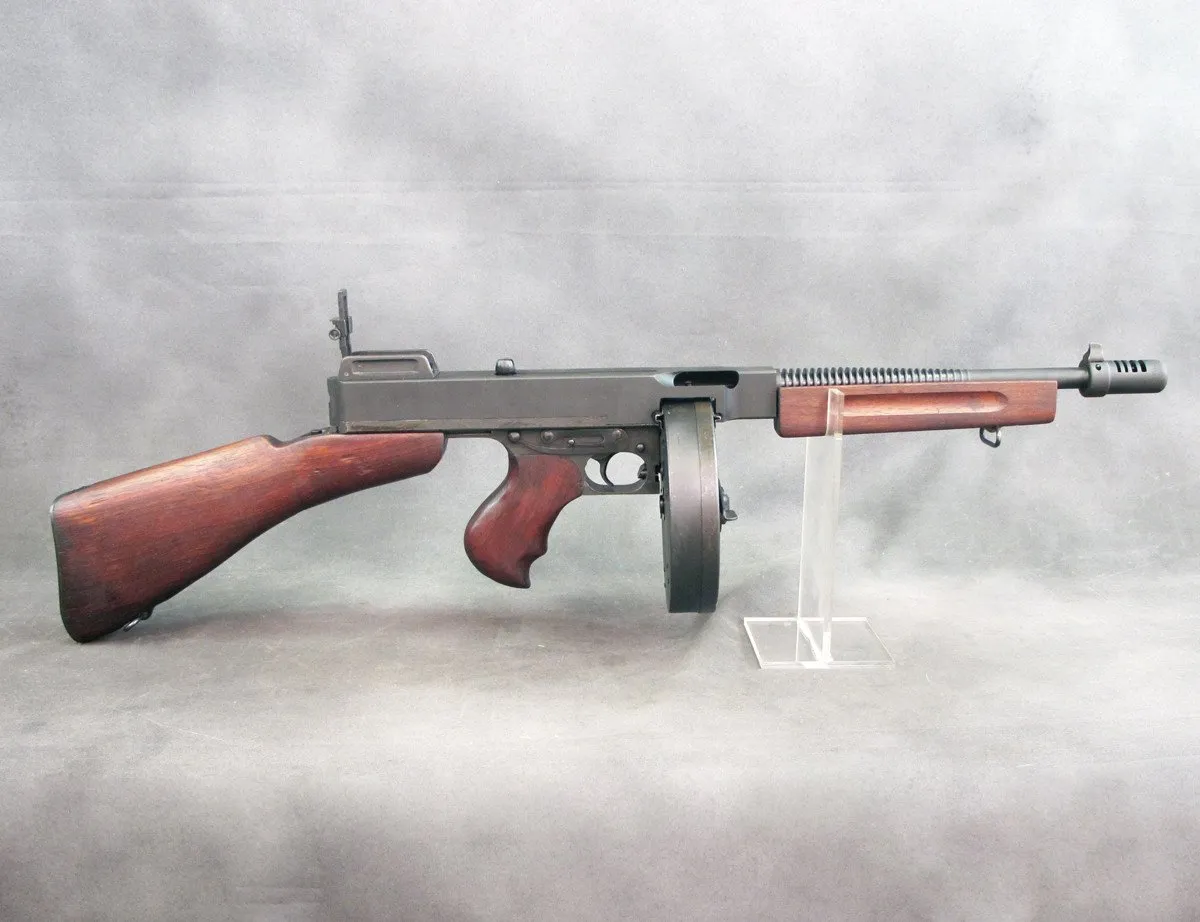 U.S. WWII Thompson M1928A1 SMG Display Gun, 50 round Drum Magazine, Stick Magazines & FBI Case