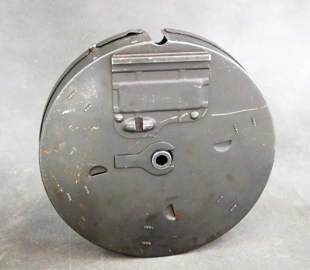 U.S. WWII Thompson M1928A1 SMG Display Gun, 50 round Drum Magazine, Stick Magazines & FBI Case